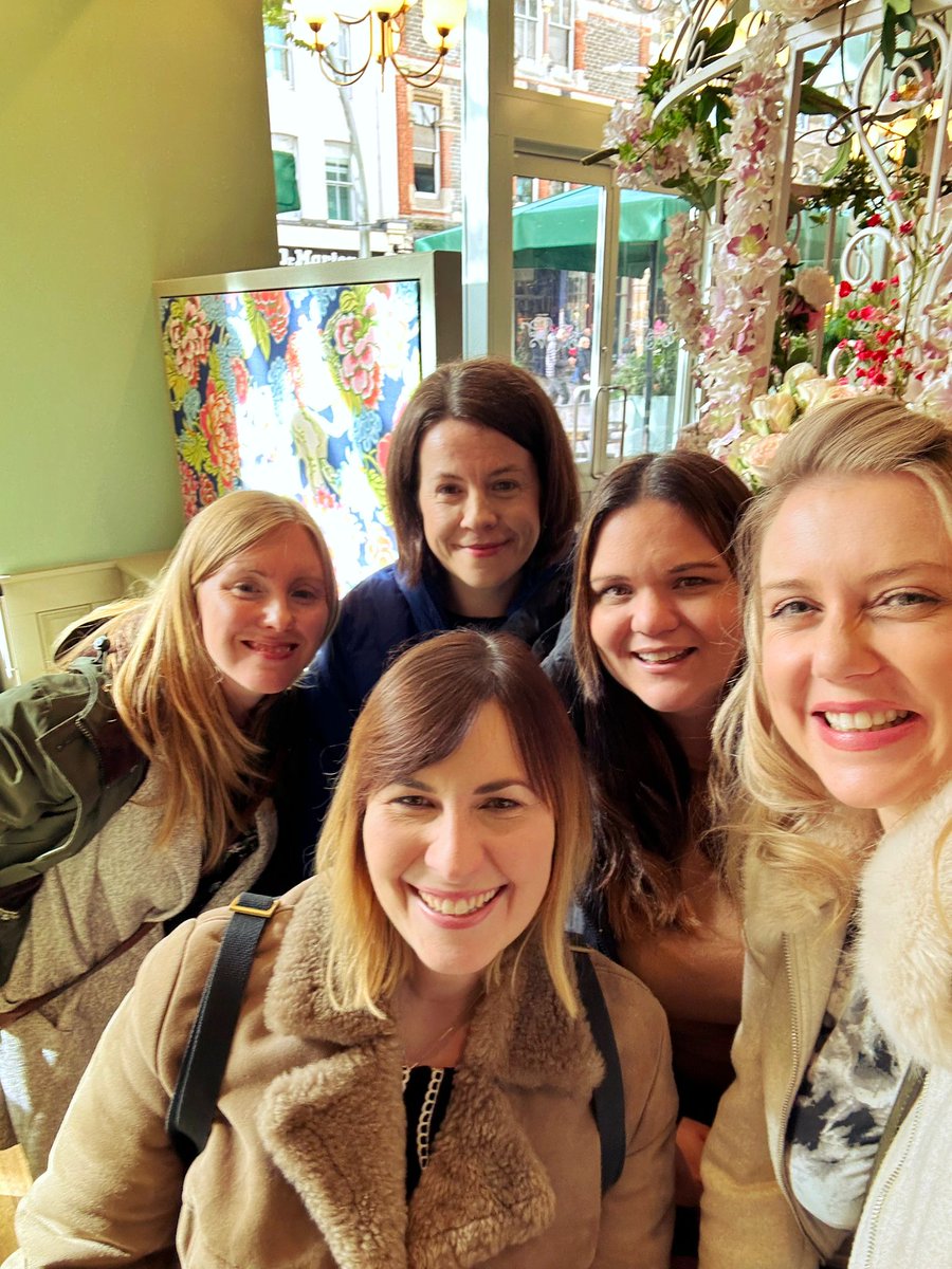 20 years since we all met in Cardiff Uni! Happy reunion <a href="/GigglingSquid/">Giggling Squid</a> with lifelong friends 💐💕