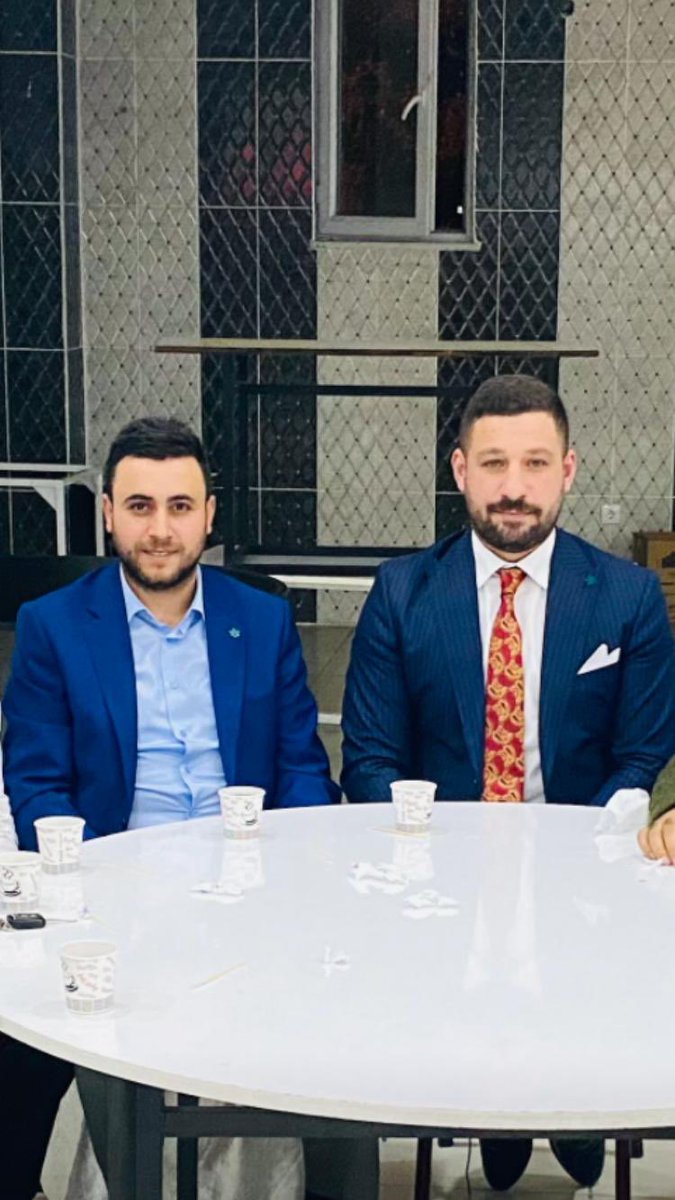 Avukat <a href="/M_Gurkancermi/">Muhammed Gürkan ÇERMİ</a> büyük ihtimalle Yeniden Refah Partisi adayı olacak. Bugün kahve ziyaretleri vardı <a href="/keremsen49/">Kerem Şen</a> başkanıyla beraber. Tepkiler çok olumlu arkasından söylenenler daha da olumlu. Eski teşkilatı da arkasındaymış. (Kulis bilgisi değil kahve ziyaretinde oradaydım. )