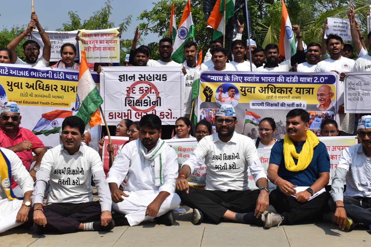 Ruhipat52113166's tweet photo. #Give justice to teachers.
Dandi March 2.0????
@USATODAY 
@ABC 
@geonews_urdu 
@cnnbrk 
@AJENews 
@AlArabiya_Eng 
@SkyNewsBreak 
@BBCWorld https://t.co/px8L1tT489
