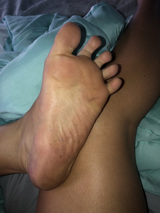 Wanna help me clean my feet🥵💦 https://t.co/tQ8PFa7rCh