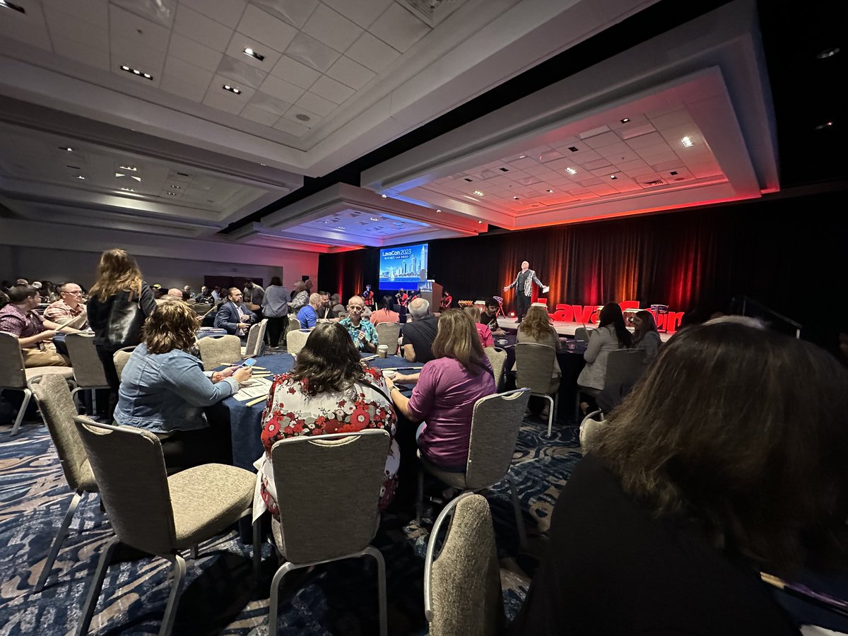 typefi's tweet photo. Good morning from @LavaCon 🥁 The event just kicked off with an amazing drum performance, and everyone joined in!

#LavaCon #ContentStrategy https://t.co/b9fpfwC9fM