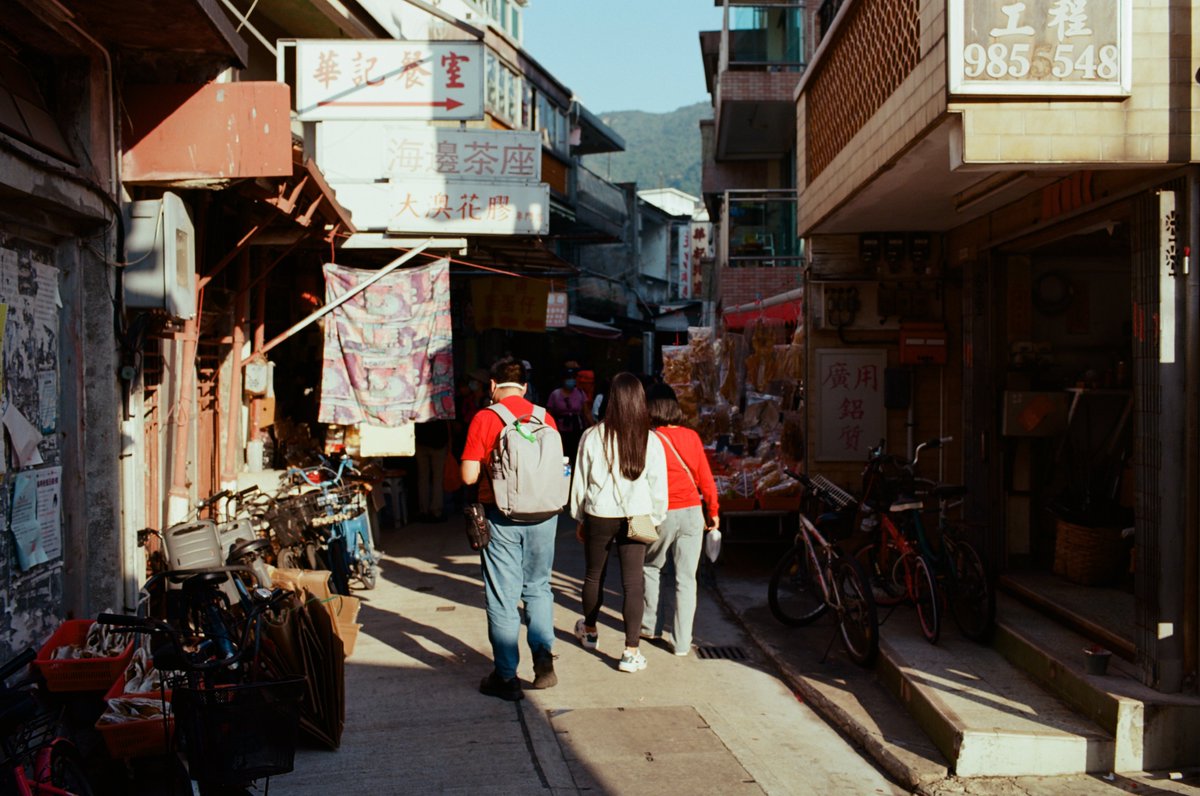 FishMonkeyCow_'s tweet photo. Bright colorful light on a mix of Kodak film
