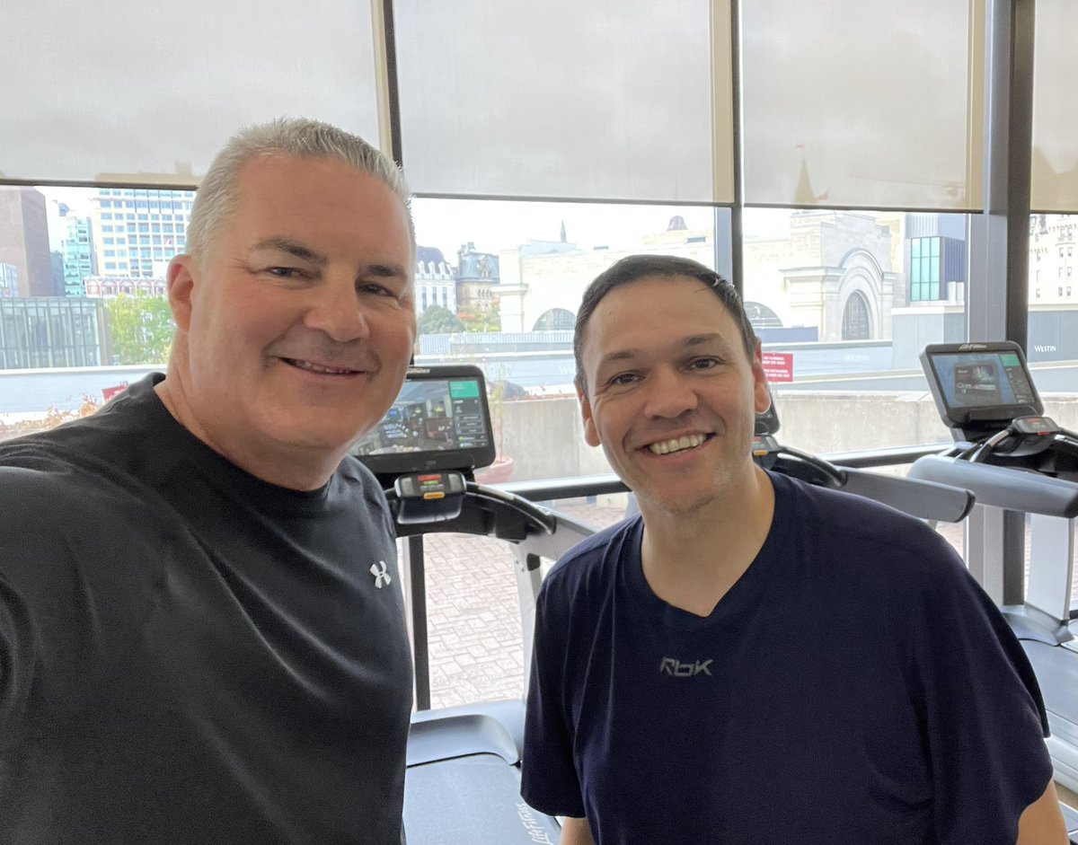 It was terrific to meet and chat with <a href="/jamiemclennan29/">Jamie McLennan</a> today. He is in Ottawa covering the Senators. I have always appreciated his commentary, but after today I am an even bigger fan. 👌