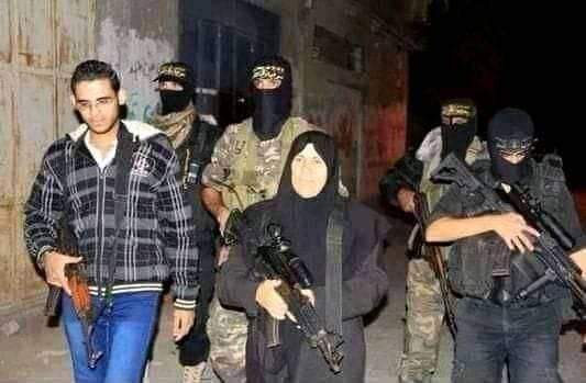 CSMR786's tweet photo. فلسطینی ماں اپنے پانچ بیٹوں کے ساتھ غزہ میں جہاد کے لئے بیٹوں کے شانہ بشانہ 🙌 https://t.co/IXqkQZ4FmO