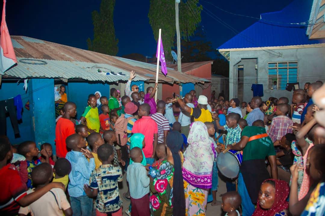 Vicent_Kassala's tweet photo. Tunataka TUME HURU, siyo jina TUME HURU. 

"CCM isijidanganye kuwa tutaridhika na jina Tume Huru kwenye muswada unaopelekwa Bunge la Novemba. Tunataka Tume iwe huru hasa kimuundo na utendaji wake"- @AdoShaibu,
Katibu Mkuu, @ACTwazalendo https://t.co/iDDgfCbeic