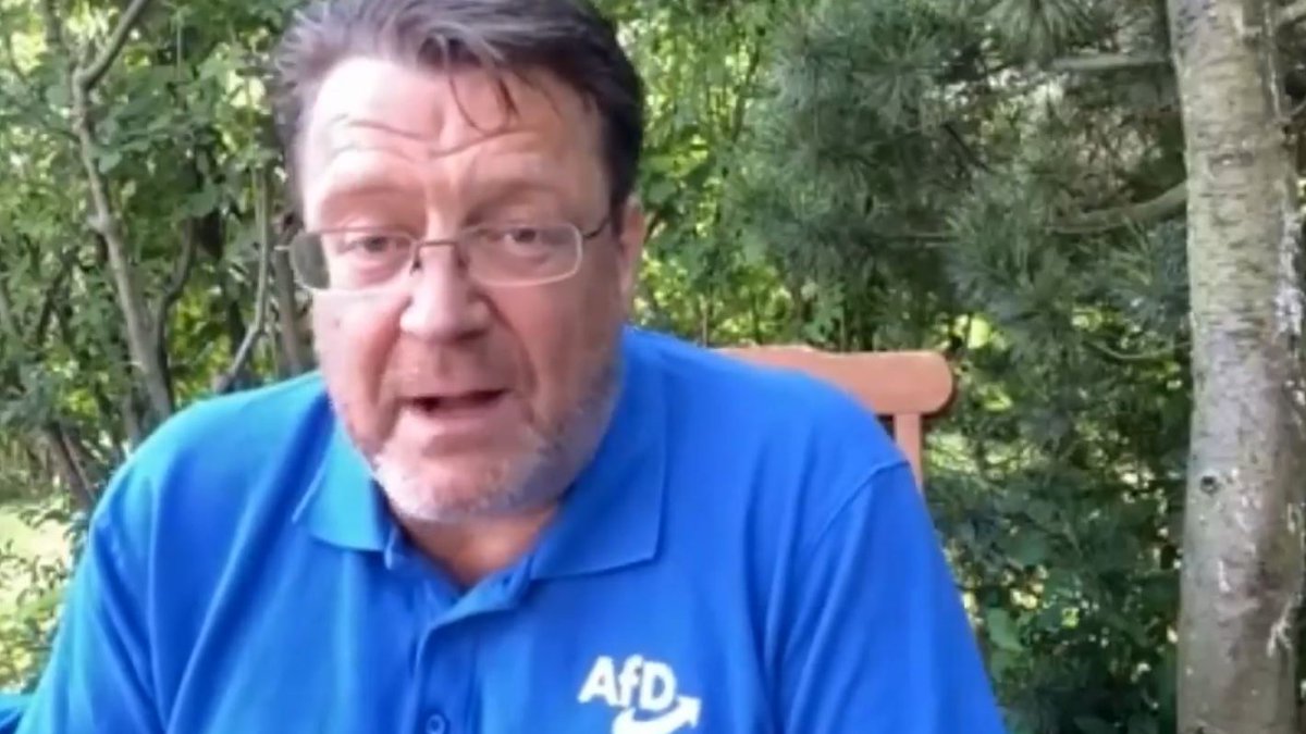 JorgKoester's tweet photo. @StBrandner Überqualifiziert als #Lügner #Betrüger #Hochstapler & #Arschkriecher #Russland #Putin
#AfD #AafD #ArschfD #AfDerjucken #ekelhAfD https://t.co/O10sfH93ny