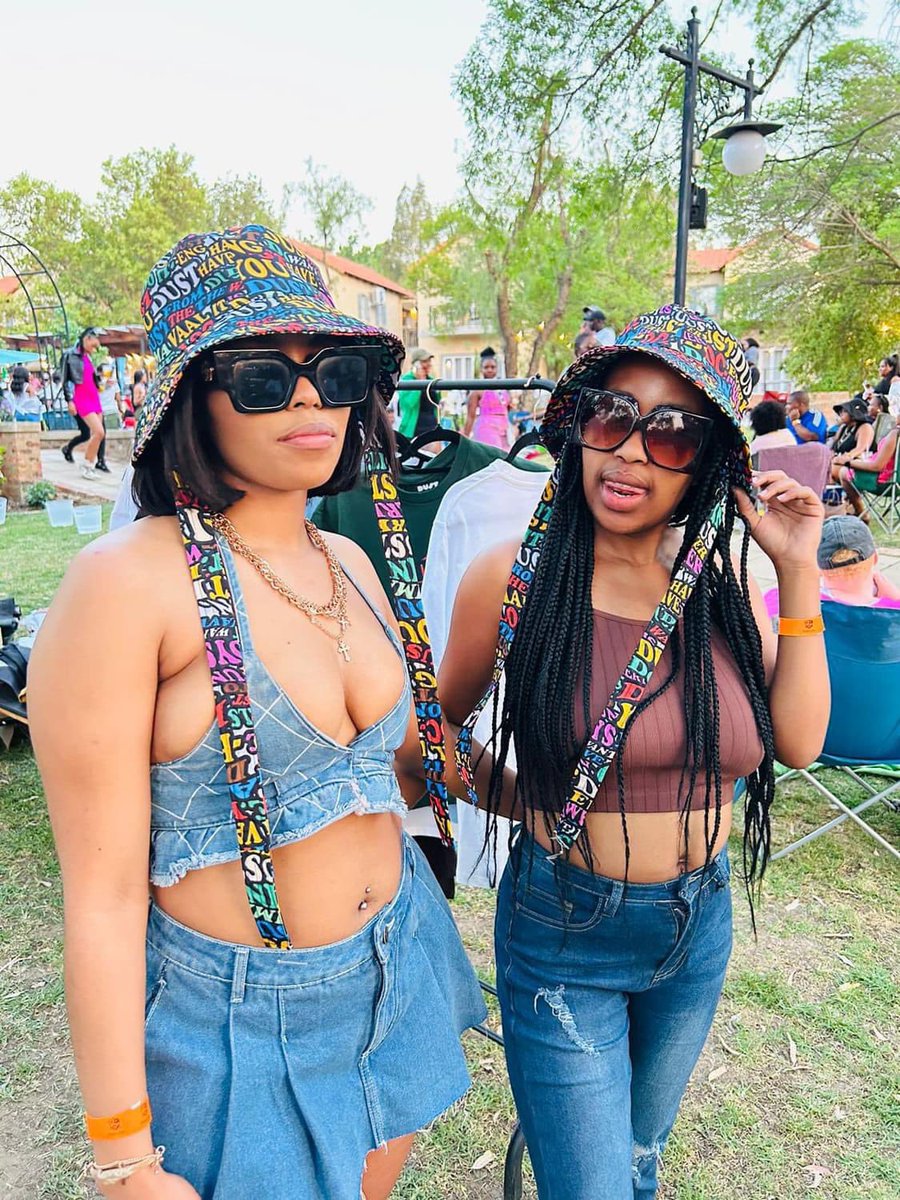 dust_vaal's tweet photo. Last week we invaded #vaalfarmersmarket with our best seller at the moment.
Dust Everywhere Color Reversible Bucket Hat.
Available online and instore for R250
https://t.co/R7q3huTfjk
#dvst #dusteverywhere https://t.co/c4FHgBQ4ks