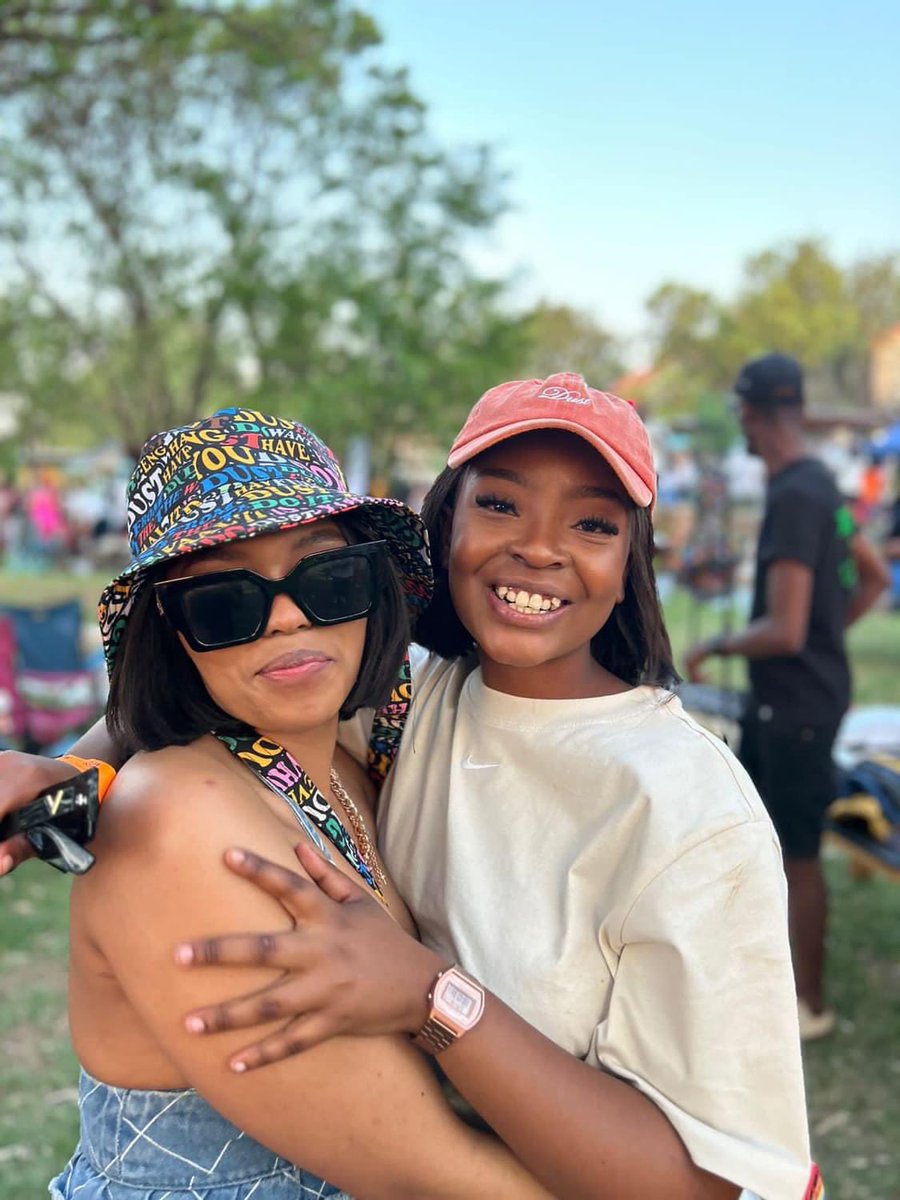 dust_vaal's tweet photo. Last week we invaded #vaalfarmersmarket with our best seller at the moment.
Dust Everywhere Color Reversible Bucket Hat.
Available online and instore for R250
https://t.co/R7q3huTfjk
#dvst #dusteverywhere https://t.co/c4FHgBQ4ks