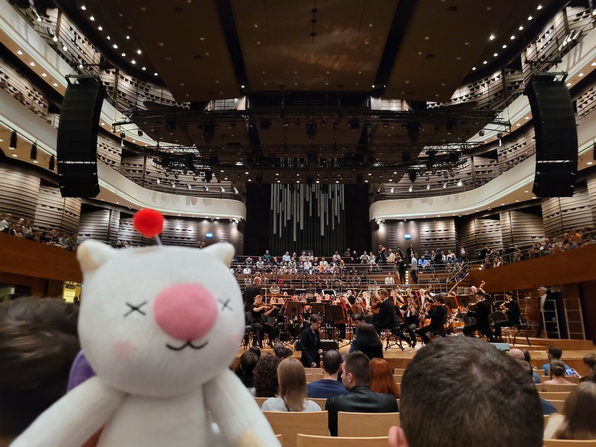 Zarowaaa's tweet photo. #finalsymphonycontest
My fav track from Final Fantasy is Cosmo Canyon from VII. It was the first time in my life I've just left my console running, listening and being totally entranced. Love for video game music was born.
@FinalFantasy @GameMusicFestiv @vgmconcerts @NFM_Wro https://t.co/1Y9DXV839u