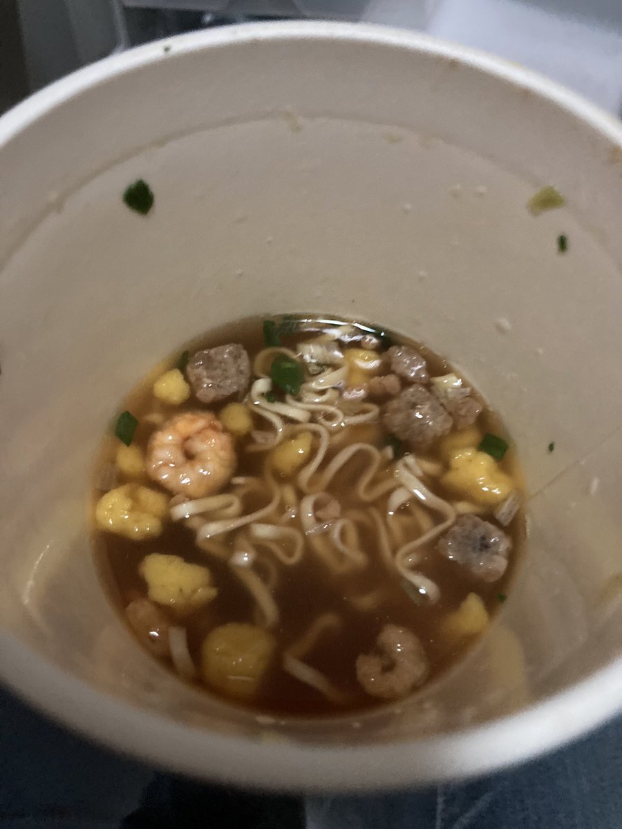 Keityto's tweet photo. 真夜中のデブ活🕛🍜 https://t.co/wIYUakHHBd