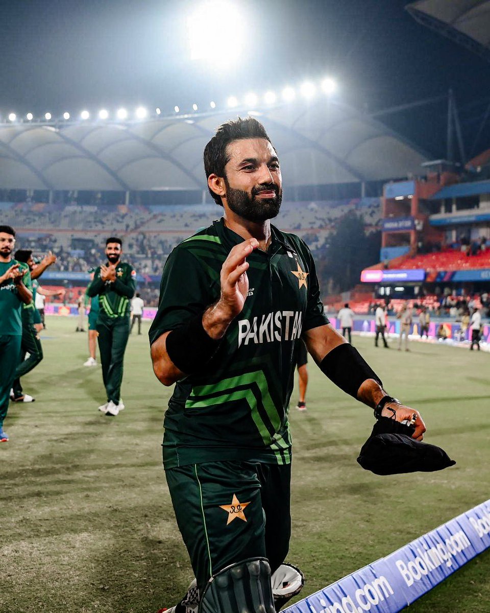 iam_afifahaider's tweet photo. All the Muslims around the world are proud of you! You lives in our hearts and in indians' heads rent free.
Thank you Muhammad Rizwan for always standing up for the right cause at the right time.❤️
Another day another poor mentality from the Indians!
#MuhammadRizwan https://t.co/eXzNzYbfWu