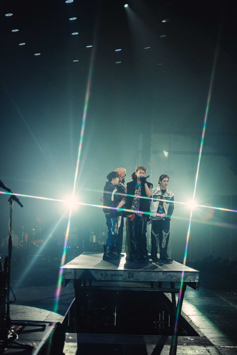 NapatJunior's tweet photo. เป็นอีกหนึ่งวันที่สนุกมากๆ ขอบคุณทุกๆคนมากๆนะที่มาสนุกไปกับพวกเรา มีคนร้องเพลงเรากันได้เยอะขึ้นมากเลยเนาะ หวังว่าโชว์และเพลงของพวกเราจะช่วยเติมพลังให้กับทุกคนนะครับ พวกกเราสัญญาจะเดินหน้ากันต่อไปและจะไม่ทำให้ผิดหวังนะคับ ค่อยๆเติบโตกันไปนะ🪽 แล้วมาสนุกกันใหม่นะ #TpopConcertFest2 https://t.co/cLzmJtVTP8
