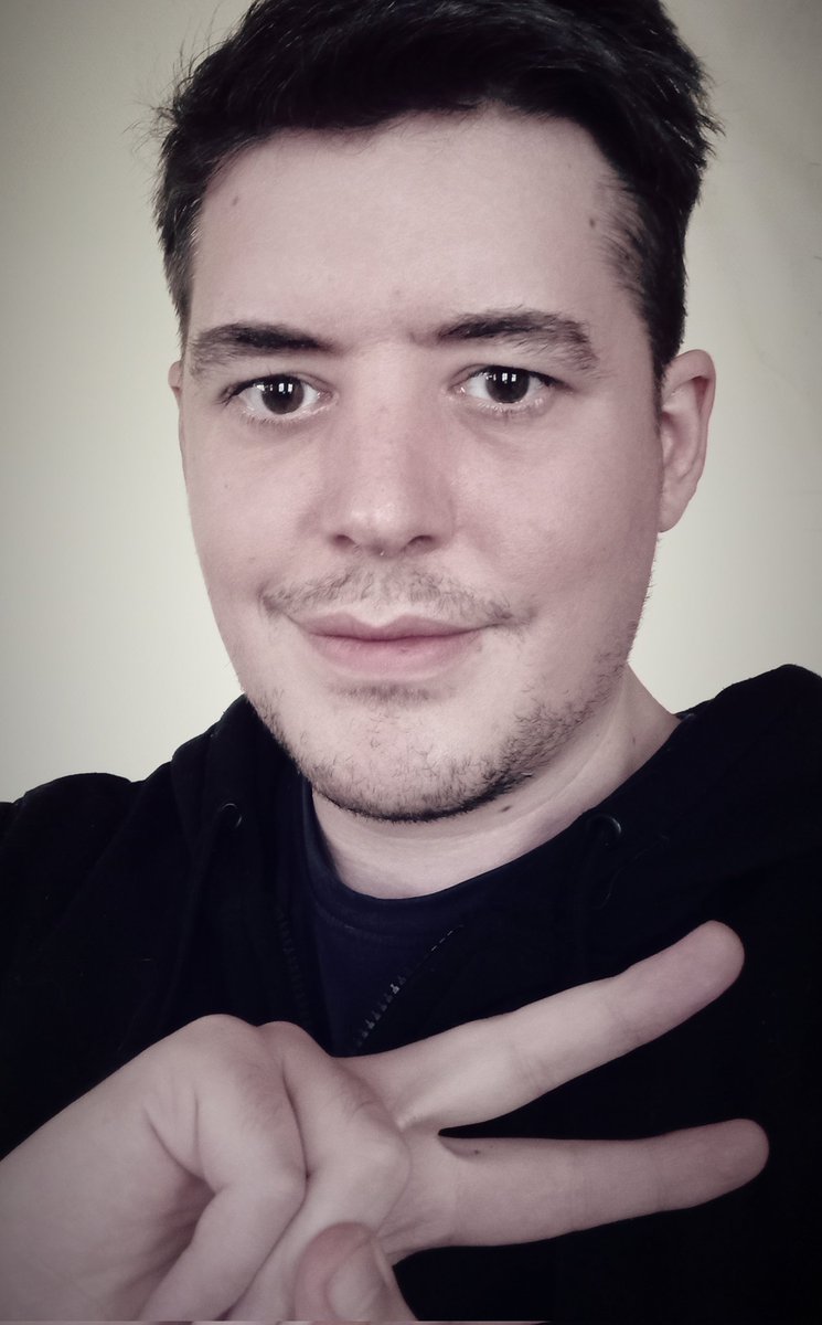 NicoDovan's tweet photo. Perdu 2 kg en une semaine ! 
Ou comment se préparer pour le tournage de mon prochain clip ! 
👉 Los Angeles : https://t.co/gxUxwAEWZf https://t.co/hmhKtcOjhH