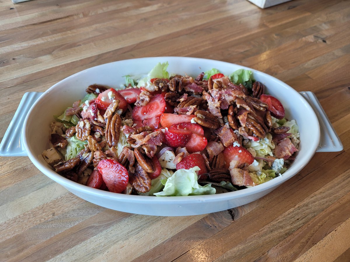CookingMen's tweet photo. Strawberry Fields Salad &amp; Marjorie Fields Interview - #cookingsecretsformen #foodphotography #foodblogger #mkefoodie414 #mkefoodies #mkefood #mkefoodie #stpetefoodies #bloggeritalia #foodblog #foodporn #milwaukeefood  #milwaukeefoodies  #milwaukeefoodie   #chicagofoodbloogers https://t.co/9Jcj0MV4Qt