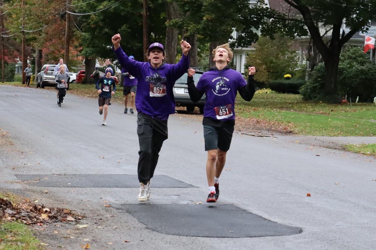 Hamburg_Soccer's tweet photo. 2023 Bulldog Dash!

Our JV and Varsity boys participated in the 5k today in honor of Conor Long💜

Conor was a leader in our program and tragically passed away in 2017. In a couple weeks we’ll announce the winner of our 2023 Conor Long Character Award! #BeLikeConor https://t.co/wS2WT5vjnr