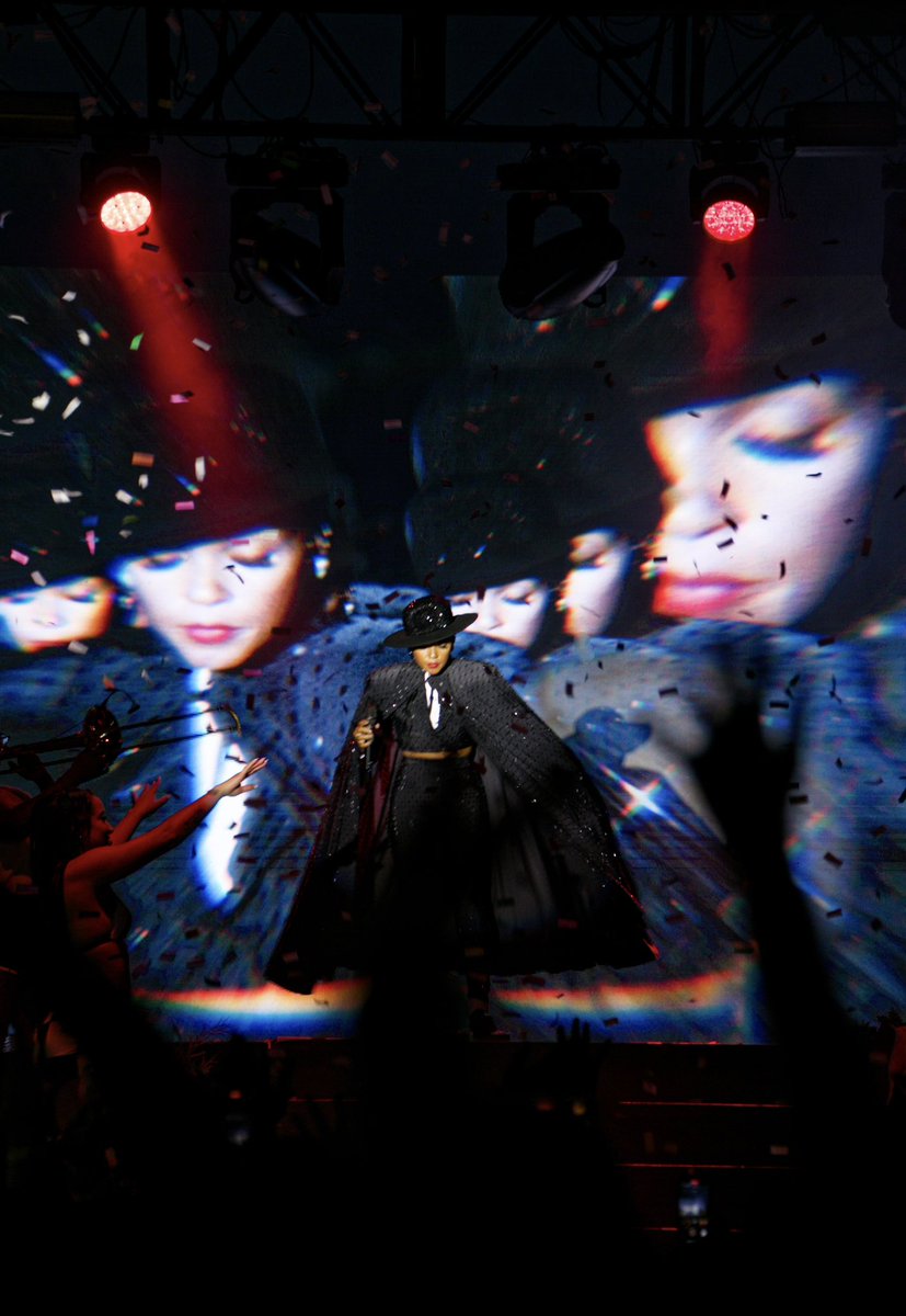 sydneyafoster's tweet photo. new work for @JanelleMonae #theageofpleasure tour 🥂

blessings to the fAM @wondaland + @BlkWomenPhoto 🫂 https://t.co/O5maZqG9N3