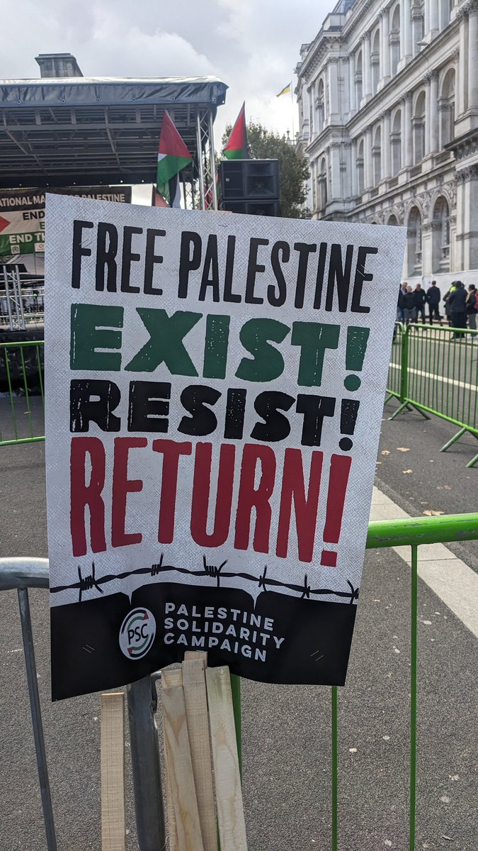 naoise_b's tweet photo. 3/3 While in western nations peaceful protestors are being criminalised and facing the threat of arrest. 

Now is the time to speak up, to use your platform, to go to the streets to protest. 

#freepalestine https://t.co/iHlL9wMM6v