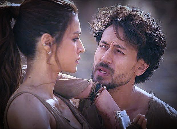RebelVillain's tweet photo. Movie ko chalane ke liye #Ganpath and Jassi ki chemistry hi kaafi hai...
Uff🙈.🎞️

#Ganpath to Jassi : kya soch rahi hai...
Meanwhile Jassi:
Soch rahi hu ki 20 October ko hum dono ko najar na lag jaye 💯
@iTIGERSHROFF
@kritisanon 
@ak_saifi09 
@RebelVillain https://t.co/YQDyrf7Kwy