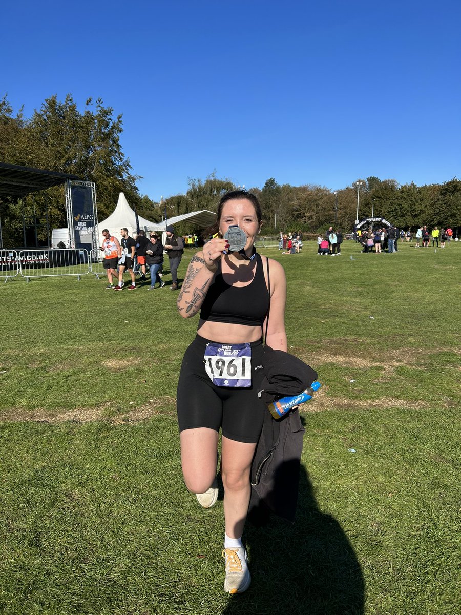 _mollyward's tweet photo. She’s a (half) marathon runner 🏃🏻‍♀️ https://t.co/WIxjA7Orfx