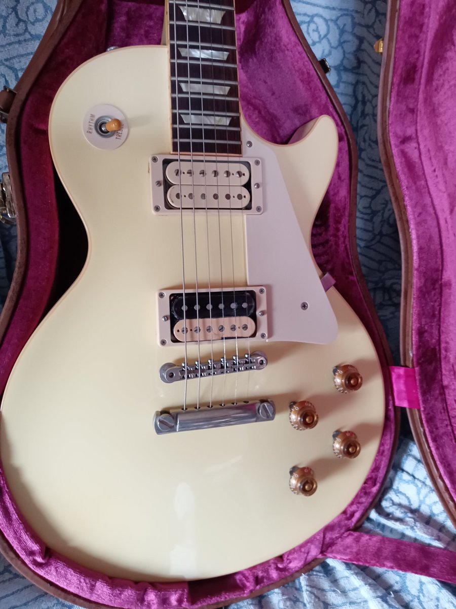 nagaimichi0's tweet photo. #機材売ります
2008年製
#Gibson
#CustomShop
#HistoricCollection
#LPR7 CW
#LespaulReissue
ケースはCustomShop製の黒ケース付きになります
30万円〜
本日22時で締め切ります。
ご希望の方はDMまで https://t.co/S3lwWjpDyq