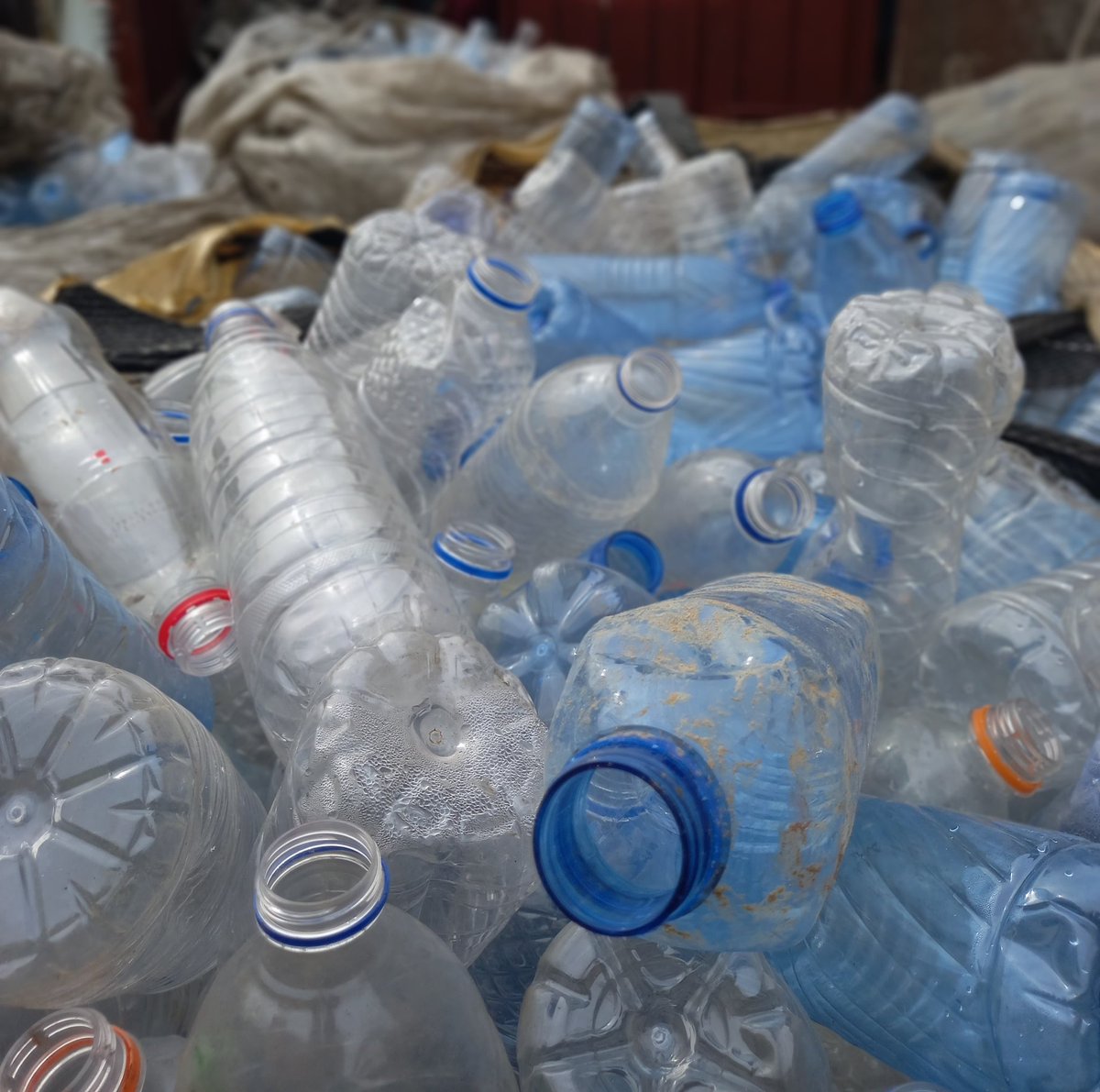 A close family reached out to me sometime ago saying that my advice on waste separation has helped them to reduce their monthly net spend on disposal by 50%.

I understood that they had gone from 2 times waste disposal every month to 1.

Some of these things are quite basic.