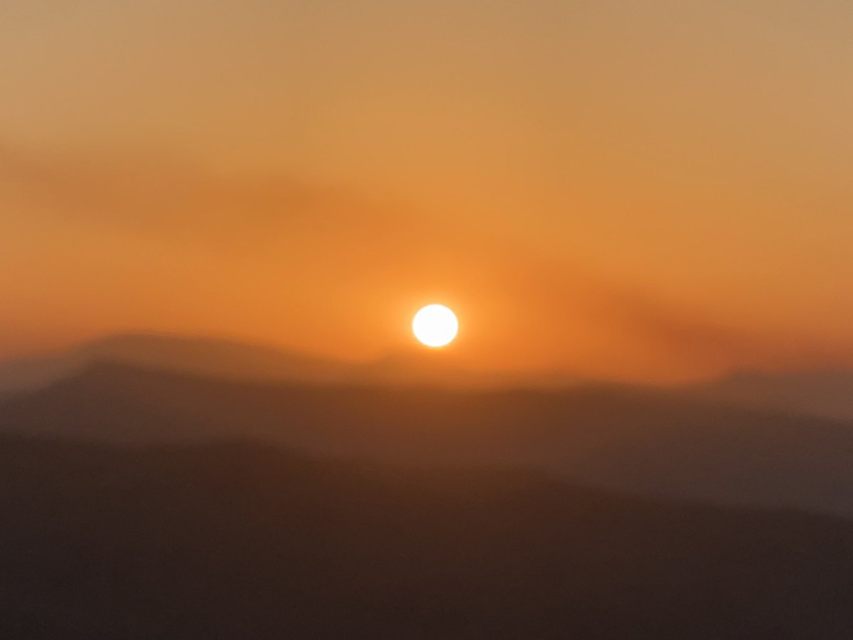 Lino_Scaccia's tweet photo. Al tramonto.. ritrovo la pace..
buona domenica sera..
#BuonaSerata #BuonaDomenicaSera
#BuonaSerataATutti #AlTramonto #Tramonti #TramontiQuelliBelli #tramonto #iluoghidelcuore https://t.co/0ua6u9ZvZf