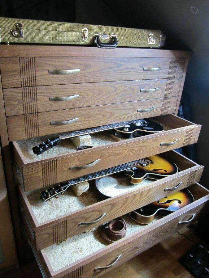 When u r on the road again & don't want to be lonely, make sure ur Drawer's are fully loaded!👀🤯👍Happy 'Funky & u know it' Sunday!🫡From Bootsy baby!!!🤩 #bassplayers #guitarplayers #travellight