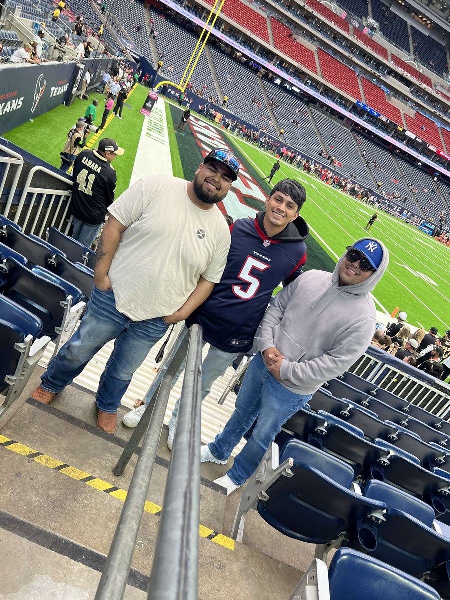 first nfl game in my 21 years of life 🥹