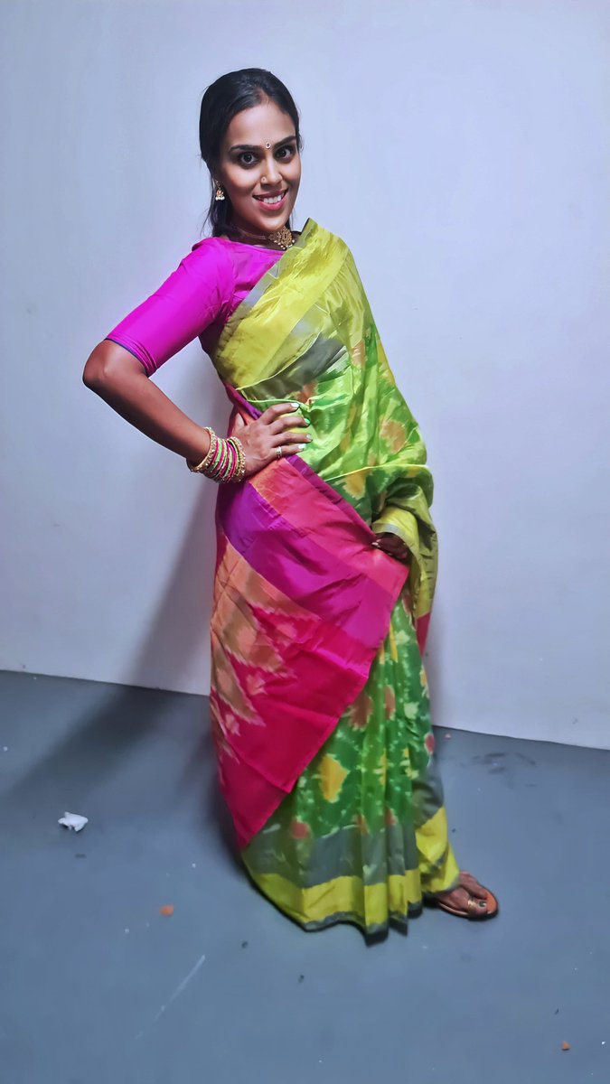 dheepahdas's tweet photo. Be the love you never received, show up!❤️

#wedding #sareeseries #throwback #believeinyourself #staypositive #godbless #septemberseries #cherishing2023 #theharidas #Oct152023 https://t.co/x3oHtsxtH0