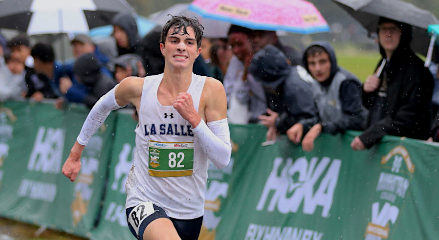PDX_devine's tweet photo. Shouts to @CasadeiCole and the @LaSalle_Sports XC squad for a gritty run in tough conditions at #ManhattanInvite! Pretty sure Cole's 4th-place, 12:28.3 mark in the Boys Eastern States race (team 2nd) is the fastest a LS guy has ever run at Van Cortlandt.
📸: John Nepolitan https://t.co/yS5jESLct1