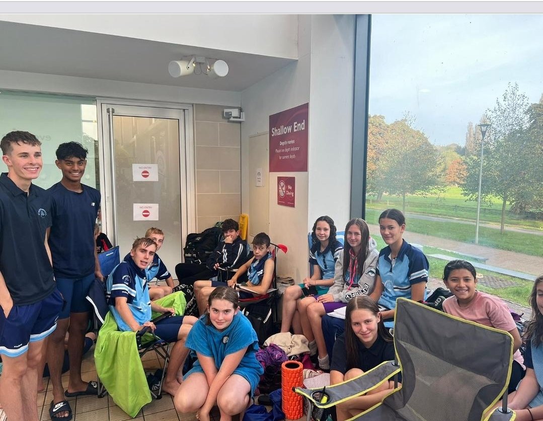 StNeotsSwimClub's tweet photo. Harpenden Open Meet - Sat 7th &amp; Sun 8th Oct

Wow, what a weekend!!

Lots of fantastic swims from all our swimmers, including lots of first time competitive swims, 53 Pb's and 30 medals from our swimmers in what was a competitive and tough competition to enter. https://t.co/jcSGV3QMq8