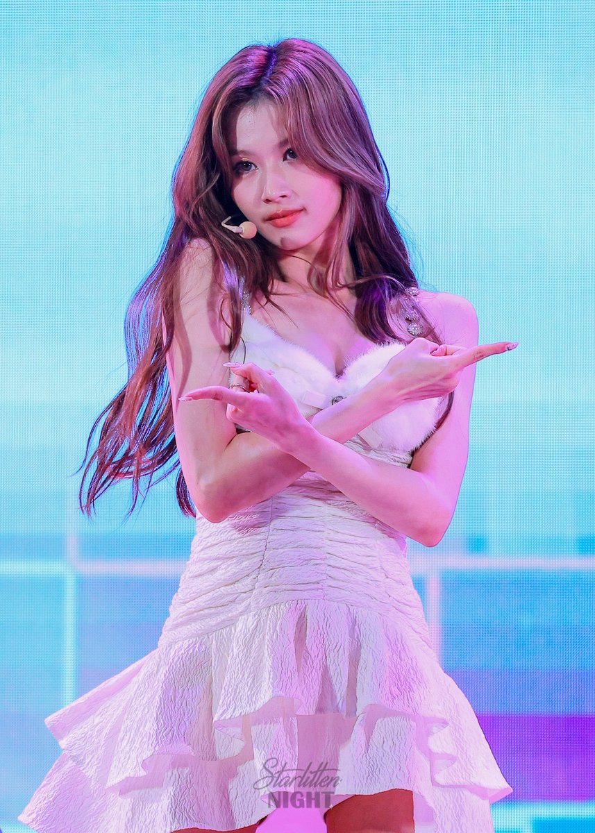 StarlittenNight's tweet photo. 231014 - Lotte Duty Free All Night Party

@JYPETWICE

#TWICE #SANA #트와이스 #사나 #サナ #とにかく可愛い湊崎 https://t.co/m9nEx4lZE3