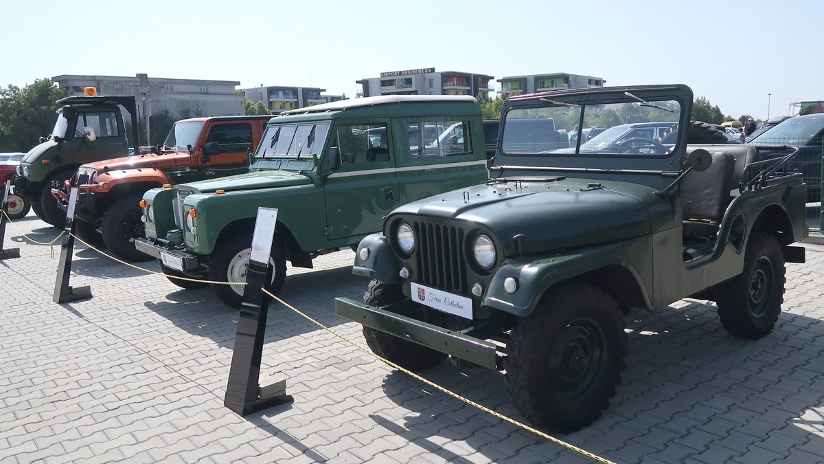Jeep family #LandRover #Jeep #classicars #cars #offroad #adventure #carexhibition #carcollection #vehicles