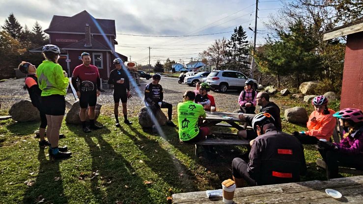A great turnout for a beautiful fall colours ride. #bikeride #triathlon #triathlete #fallcolors #fallcolours