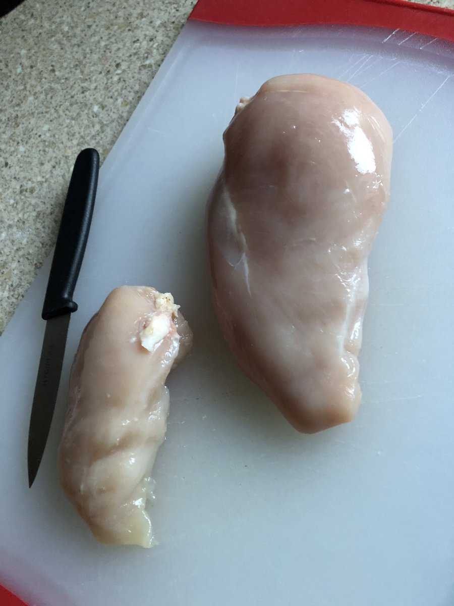 JoanneDocker1's tweet photo. Well done @Tesco thanks for making sure I had 2 even pieces of chicken breast in my pack! #shouldofgonetothebutcher #tesco #useless https://t.co/Bo3aRZUsfG