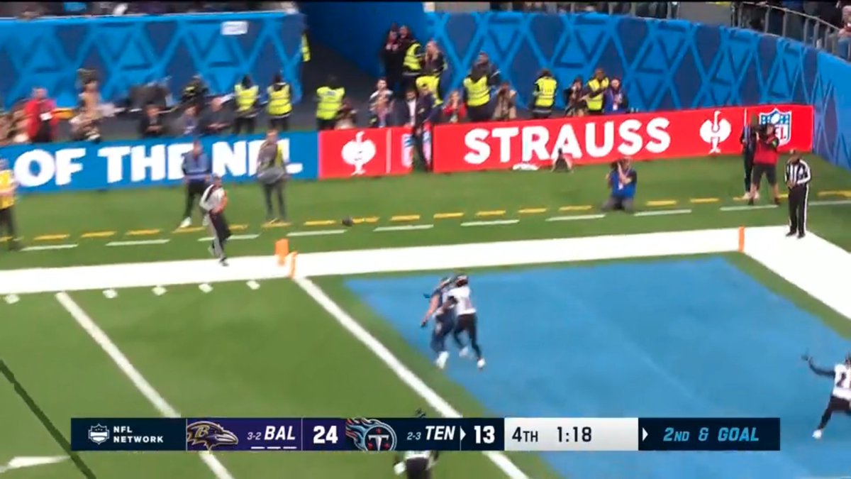 That's pass interference. 

#BALvsTEN #NFLLondonGame #NFL #Sports