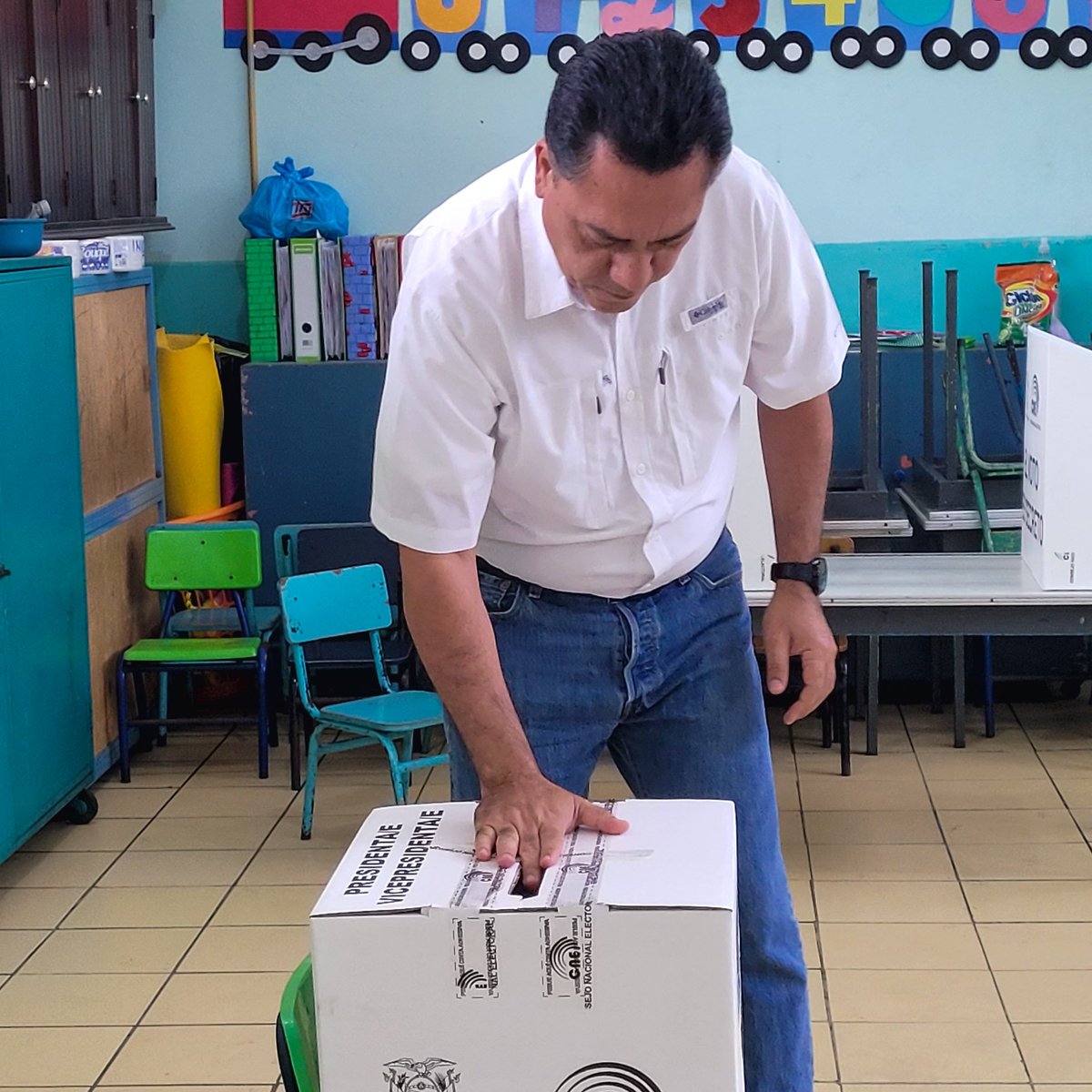 CavoZambrano's tweet photo. Para volver a tener un país de oportunidades para todos, la mejor opción es Luisa González, mujer inteligente, con experiencia y que por su gran valía llevará al Ecuador hacia el desarrollo integral.

#PorElBienDeTodos 
#LuisaPresidenta 
#CambiaLaHistoria
#Elecciones2023EC

@MashiRafael 
@LuisaGonzalezEc