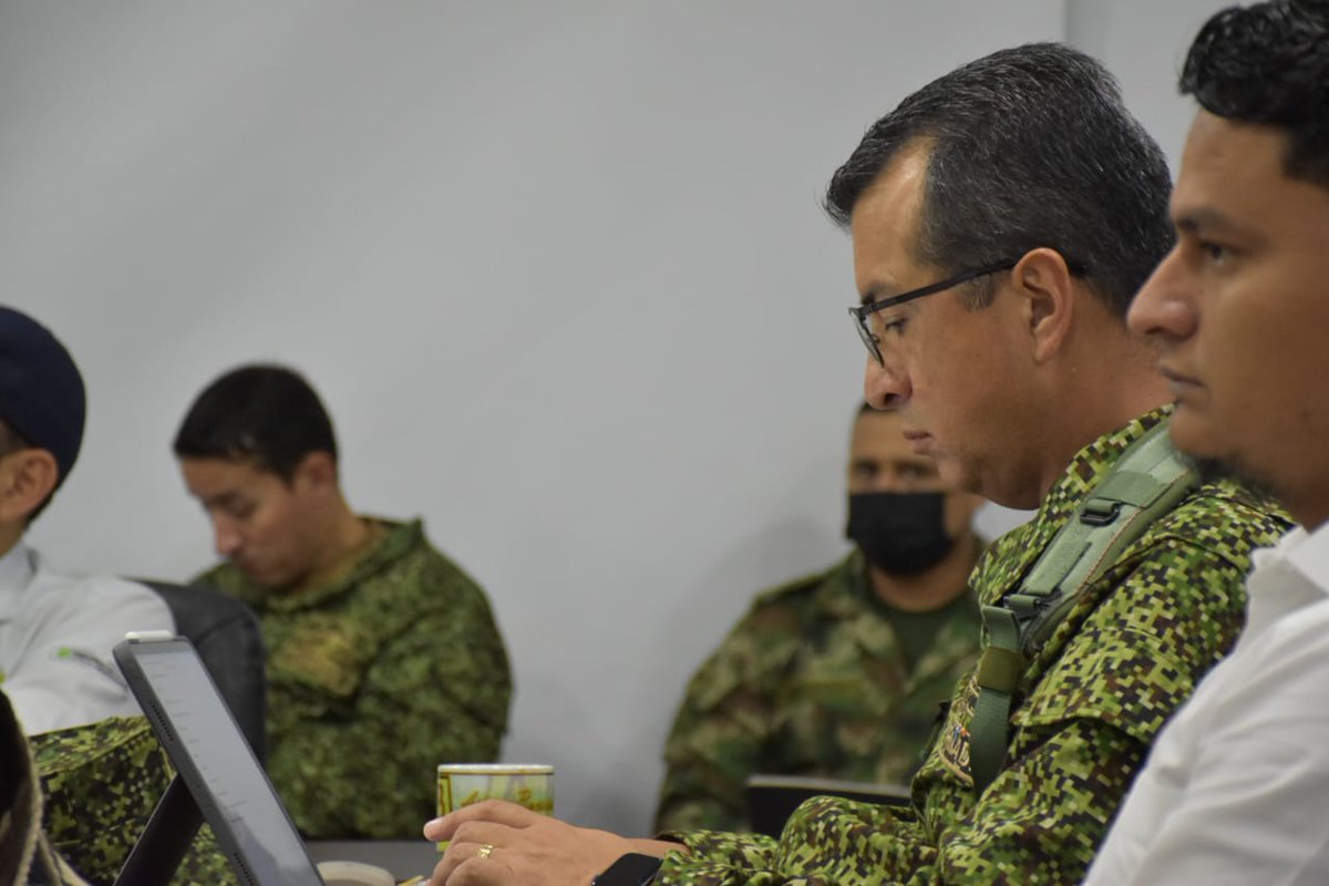 FNA_ArmadaCol's tweet photo. El señor CALM Orlando Cubillos Chacón #CFNA se desarrolla la 7ma sesión del Puesto de Mando Unificado del #Putumayo en donde junto a @gobputumayo @PGN_COL @UnidadVictimas @Ejercito_Div6 @PoliciaDepuy se toman acciones frente a la situación de orden público en el departamento. 🇨🇴 https://t.co/MBg1nO00K2