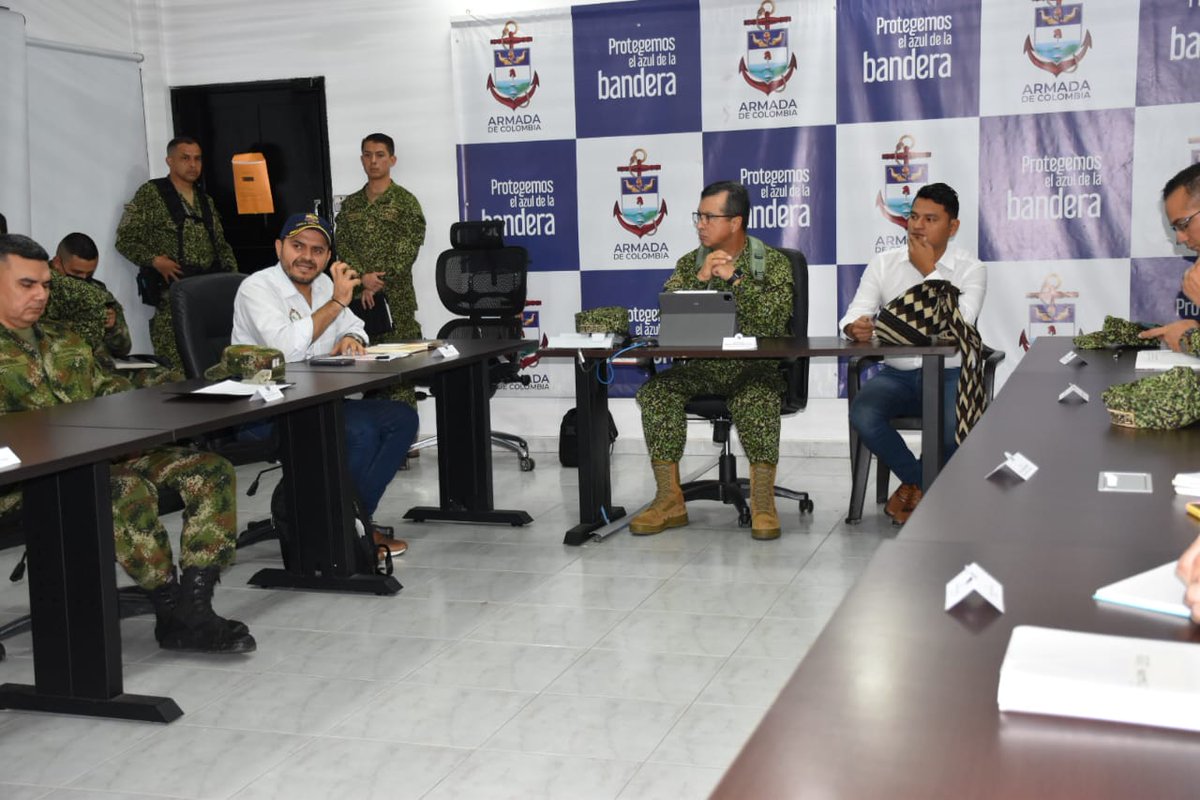 FNA_ArmadaCol's tweet photo. El señor CALM Orlando Cubillos Chacón #CFNA se desarrolla la 7ma sesión del Puesto de Mando Unificado del #Putumayo en donde junto a @gobputumayo @PGN_COL @UnidadVictimas @Ejercito_Div6 @PoliciaDepuy se toman acciones frente a la situación de orden público en el departamento. 🇨🇴 https://t.co/MBg1nO00K2