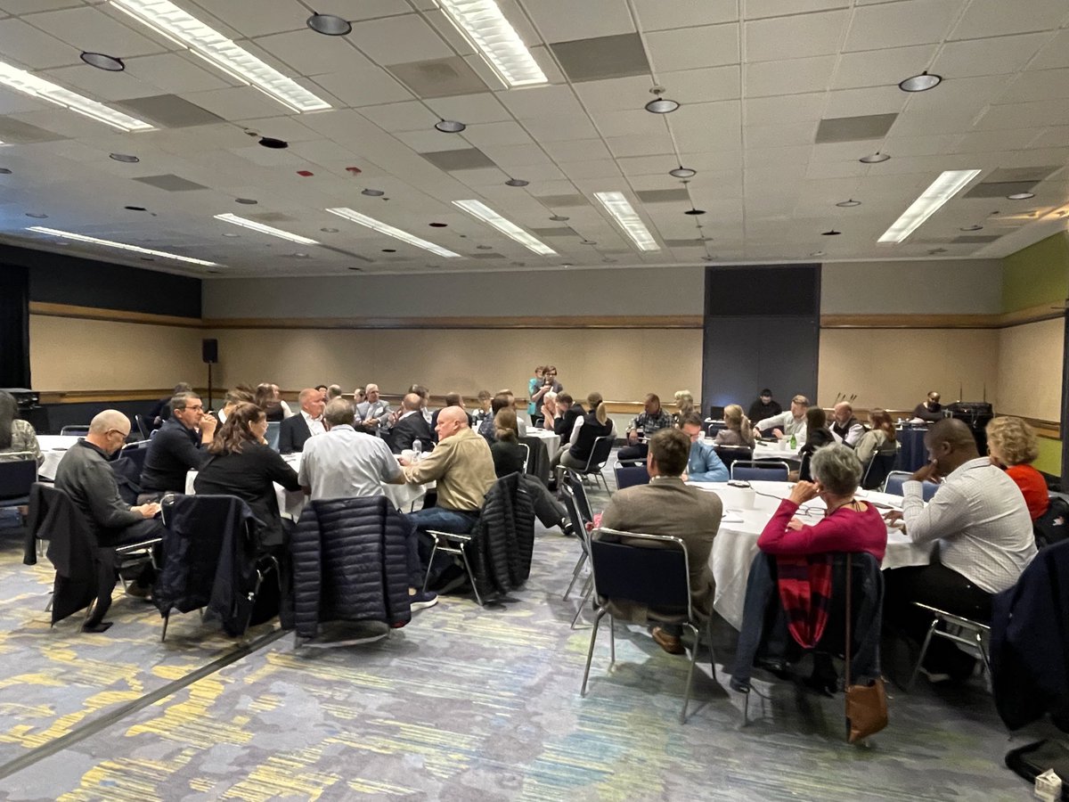 ⁦@FIL_IDF⁩ Farmers from around the globe discuss issues. More similar than different #dairyfarming #idf2023 #undeniablydairy #climate #sustainability #labor #emergingfarmers