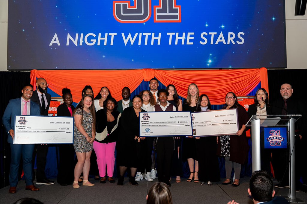 JSFoundation31's tweet image. More 📸 from Friday night.
Special thank you to all the @broncos players who came out to support!
Thank you to our presenting sponsor @denvermattress!
#BroncosCountry
@jsimms1119 @tarynsimmons_