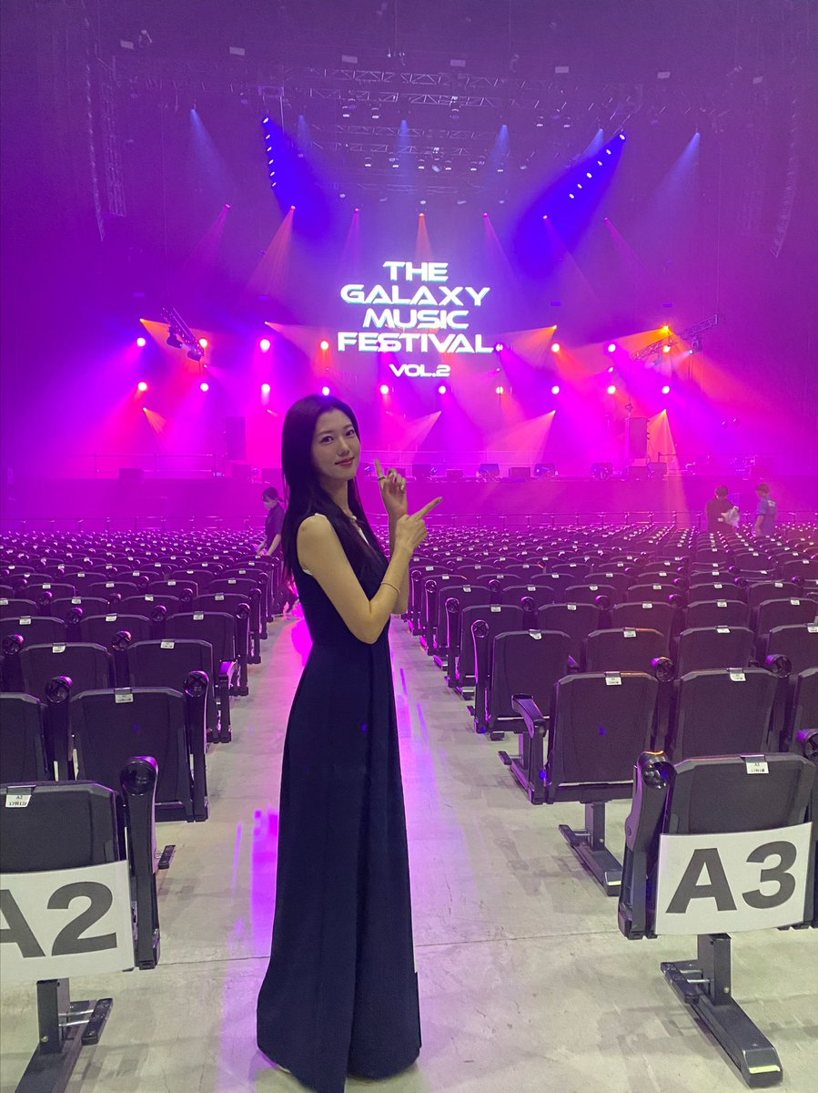 jurijuri26's tweet photo. 「The Galaxy Music Festival vol.2」
ご来場いただいた皆さん、
ありがとうございました🩵✨
初MC緊張したけど、
ちゃんと届いてますよぉに。
#TheGalaxyMusicFestival
#SHOWWAMATSURI
#僕が見たかった青空
#GoldenChild
#DRIPPIN
#권은비
#KG9 https://t.co/Uh59EHjiNT