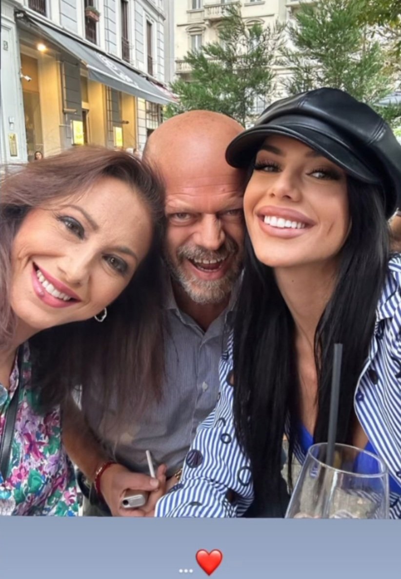 marcopz84's tweet photo. Il trio delle meraviglie ❤❤❤ buona fortuna e in bocca al lupo per questa nuova avventura  antonellina. Tvb sempre a sostenerti💪💪💪💪
#fiorde @Anto_Fiordelisi @StefanoFio2733 https://t.co/KwuqNcaGAA