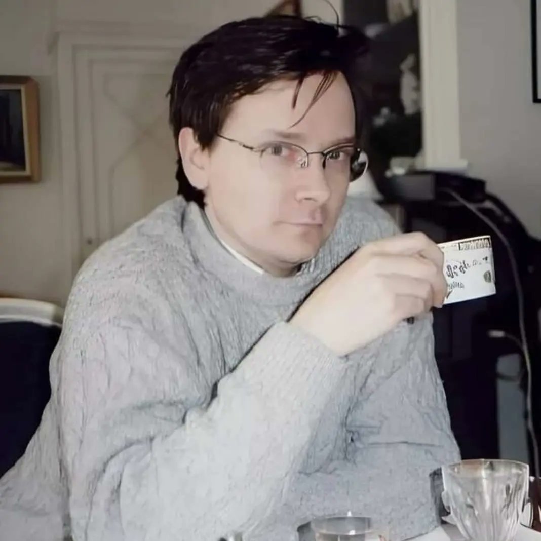 GdeLongevialle's tweet photo. En hommage à Dominique Bernard, professeur d'histoire à Arras assassiné vendredi, j'invite les habitants de Gleizé et tous ceux qui le souhaitent à se rassembler ce 
lundi 16 octobre à 17h30 devant la mairie de Gleizé. 🇫🇷🇫🇷🇫🇷 https://t.co/EM3XnFqYEq