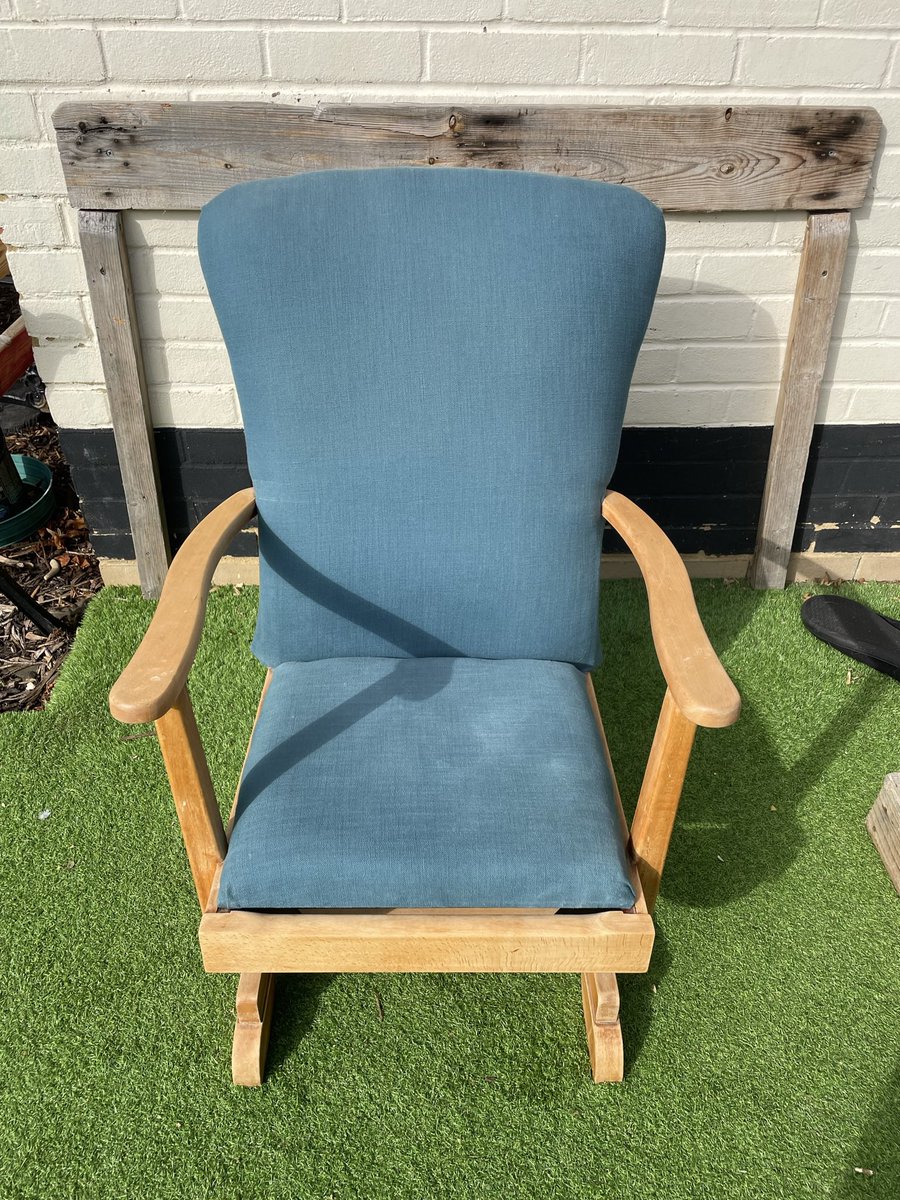 It’s seems timely that I’ve finished this up-cycling project today, ready for an evening of rocking, reflection and crochet 😌 

#UpCycledRockingChair  #ReUpholstered #SavedFromLandFill