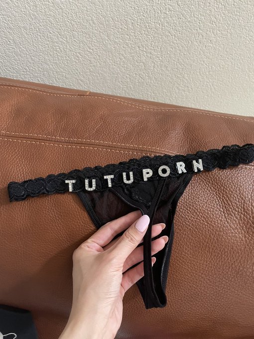 兔兔定制的贴身小内内 诱惑丁字裤 ❤️❤️喜欢粉丝点赞啦❤️😘 https://t.co/fP1ZaryYS0<a href="/tag/video"class="tags"><span>#video</span></a><a href="/tag/bigboobs"class="tags"><span>#bigboobs</span></a><a href="/tag/asiangirl"class="tags"><span>#asiangirl</span></a><a href="/tag/onlyfans"class="tags"><span>#onlyfans</span></a><a href="/tag/%E7%A6%8F%E5%88%A9%E8%A7%86%E9%A2%91"class="tags"><span>#福利视频</span></a>