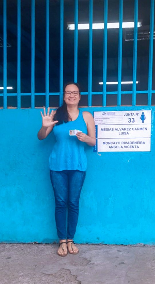 dmg1588's tweet image. Con manos limpias y corazones 💞 ardientes de un infinito amor ♥️por #Ecuador 🇪🇨 hoy #PorElBienDeTodos #LuisaPresidenta. Con el viento a favor o en contra, en la prosperidad o en la adversidad... firme en mis convicciones y en #ModoLu #LuisaGonzalez #HastaLaVictoriaSiempre #RC5