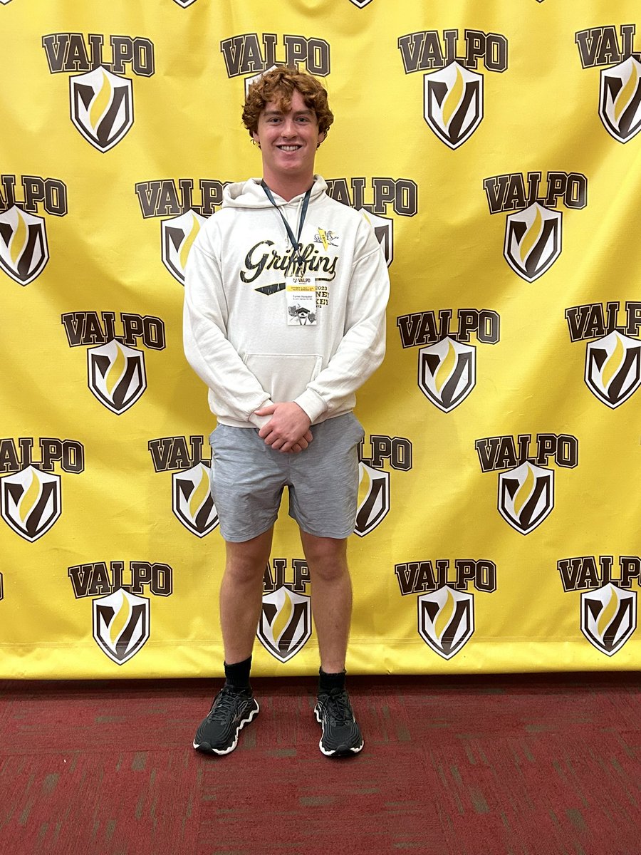 HunsakerTurner's tweet photo. Thank you @valpoufootball for the game day visit! I loved the campus and appreciate the opportunity to see the school! https://t.co/f4pQqhY0Wr
