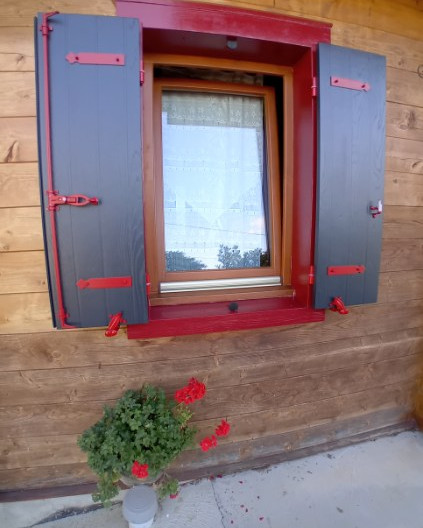 polyhabitat_'s tweet photo. Une  jolie installation couleur posée par les Equipes Polyhabitat Volets Composite 🥰
https://t.co/Y9qjne9H7G
Un projet ? contactez-nous : https://t.co/4UyNtcV1IO https://t.co/iqNX0qAUol