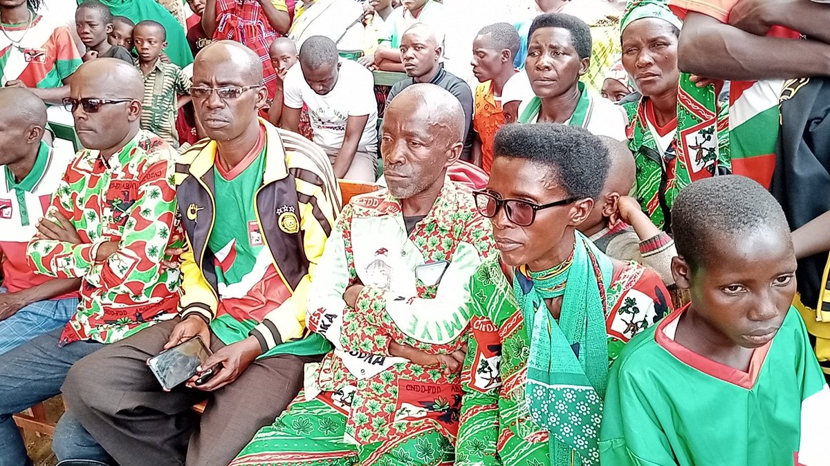 1cnddfdd's tweet photo. #Burundi Uno musi 15/10/2023 biro y'umugambwe @1cnddfdd NYANZA yagendeye zone #Mpinga muntumbero yo kwerekana abagize biro ya Komine nshasha ya NYANZA.Kakaba kabaye akaryo keza ko kwakira abagumyabanga bashasha 28. @CnddFdd @CnddFddMakamba https://t.co/KzQQVcJDqV